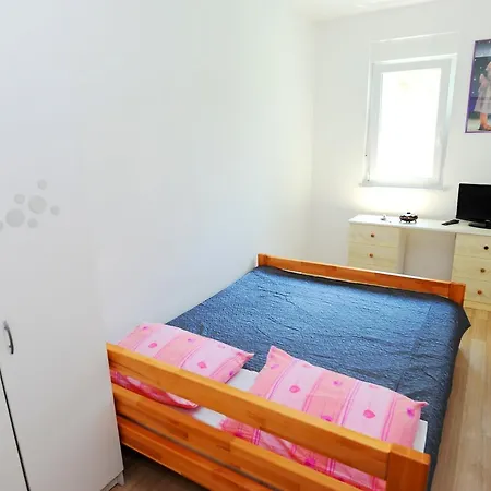 Holiday House With Pool Hébergement de vacances *